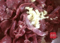 双椒爆炒猪心的做法图解4