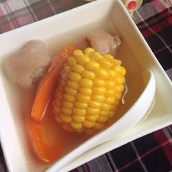 玉米红萝卜煲猪尾的做法[图]
