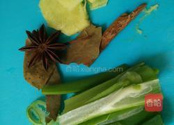 红烧白萝卜牛肉块的做法图解2