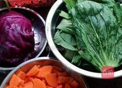 彩色面条的做法图解1