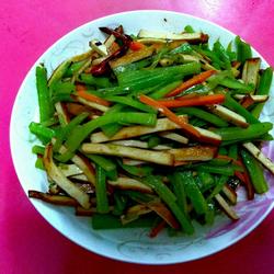 莴笋炒豆干的做法[图]