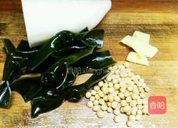 萝卜猪脚汤的做法图解2