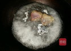 腊肉手撕包菜的做法图解2