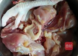 板栗鸡汤的做法图解1