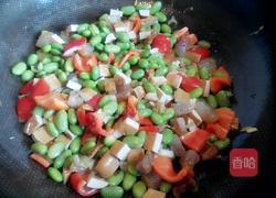 毛豆米烧咸肉的做法图解4