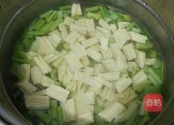 芹菜腐竹拌花生米的做法图解5