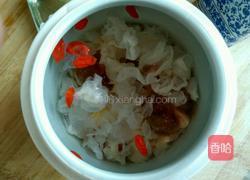 桃胶银耳莲子百合汤的做法图解3