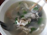 草鱼平菇汤的做法[图]