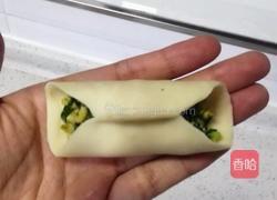韭菜鸡蛋虾皮锅贴的做法图解8