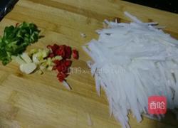 清炒萝卜丝的做法图解2