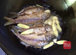 红烧鲫鱼的做法图解5