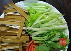 三丝炒肉的做法图解1