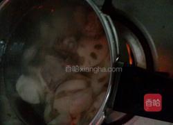 莲藕骨头汤的做法图解4