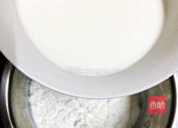 牛奶椰蓉小方的做法图解2