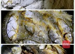 大铁锅贴饼子熬小鱼的做法图解2