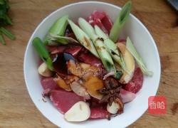 羊肉片氽萝卜的做法图解2