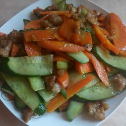 青瓜胡萝卜炒肉的做法[图]