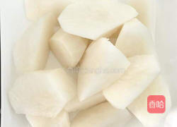 排骨萝卜汤的做法图解2