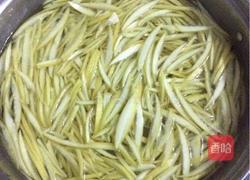 柚子皮炒肉的做法图解1