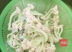 花菜炒五花肉的做法图解1