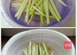 芹菜炒瘦肉的做法图解1