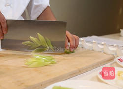 青笋木耳炒鸡蛋的做法图解1