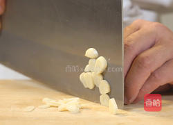 杏鲍菇炒胡萝卜的做法图解3