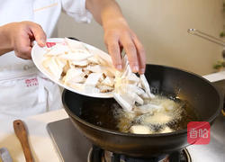 杏鲍菇炒胡萝卜的做法图解4