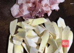 五花肉炒茭白的做法图解2