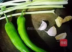 剁椒芹菜炒粉肠的做法图解5