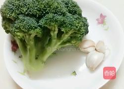 蒜蓉西兰花的做法图解1