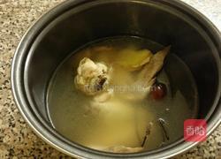 鸡骨草炖鸡汤的做法图解3