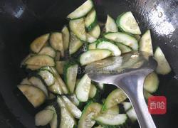 黄瓜炒蛋的做法图解3