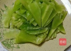 青笋鸡蛋炒肉片的做法图解1