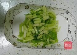 芹菜炒胗花的做法图解3