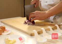 洋葱黄瓜炒鸡蛋的做法图解1