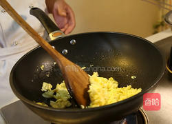 洋葱黄瓜炒鸡蛋的做法图解5