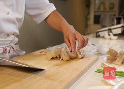 葱烧牛蹄筋的做法图解1