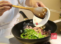 尖椒炒培根的做法图解5