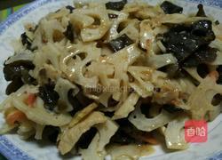 木耳莲藕炒肉的做法图解3