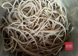 酸辣粉的做法图解1