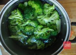 西红柿炒西兰花的做法图解3