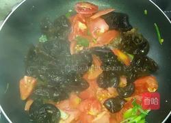 西红柿木耳鸡蛋小炒的做法图解2