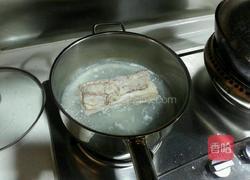 五花肉焖饭的做法图解2