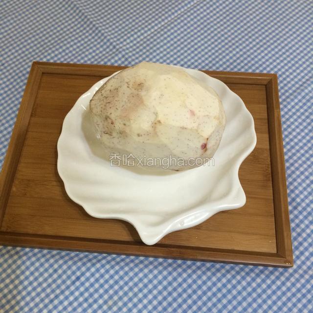 香芋一个，削皮，切片备用