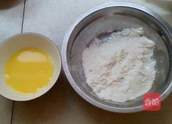 煎鸡蛋卷的做法图解1