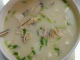 鱼头豆腐金针菇汤