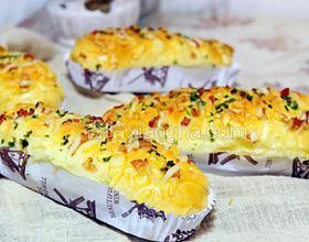 香蔥培根芝士肉松面包