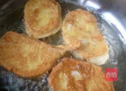 Illustration of how to make golden steamed buns 7