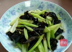 芹菜炒木耳的做法图解7